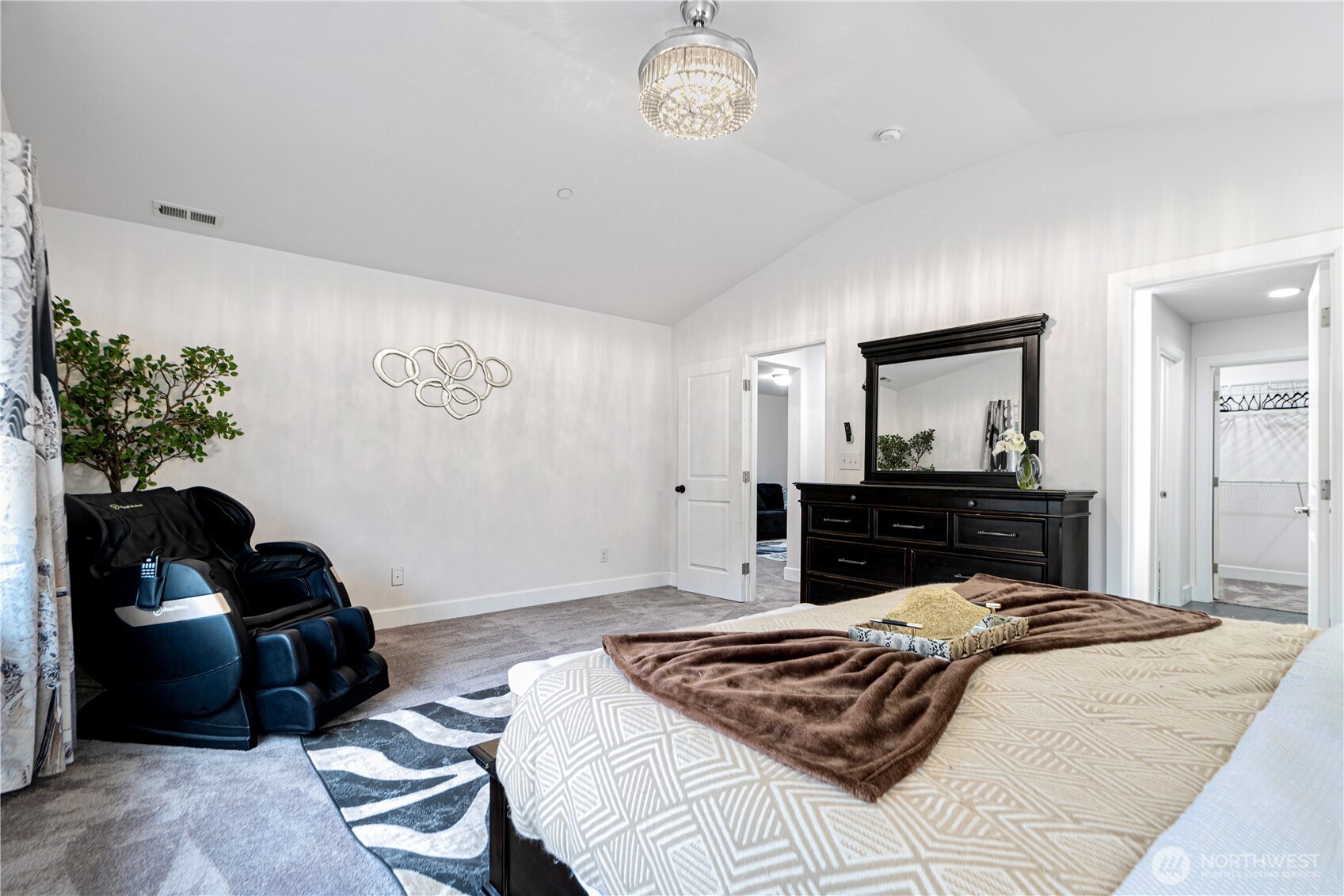 20042 94th Avenue NE, Bothell, WA 98011