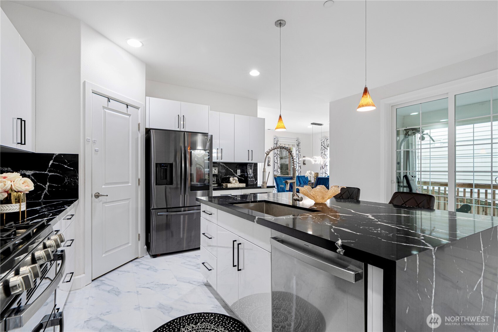 20042 94th Avenue NE, Bothell, WA 98011