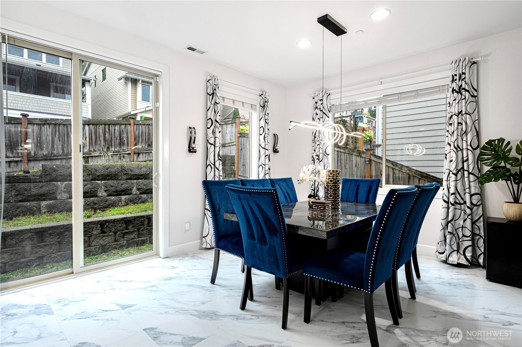 20042 94th Avenue NE, Bothell, WA 98011