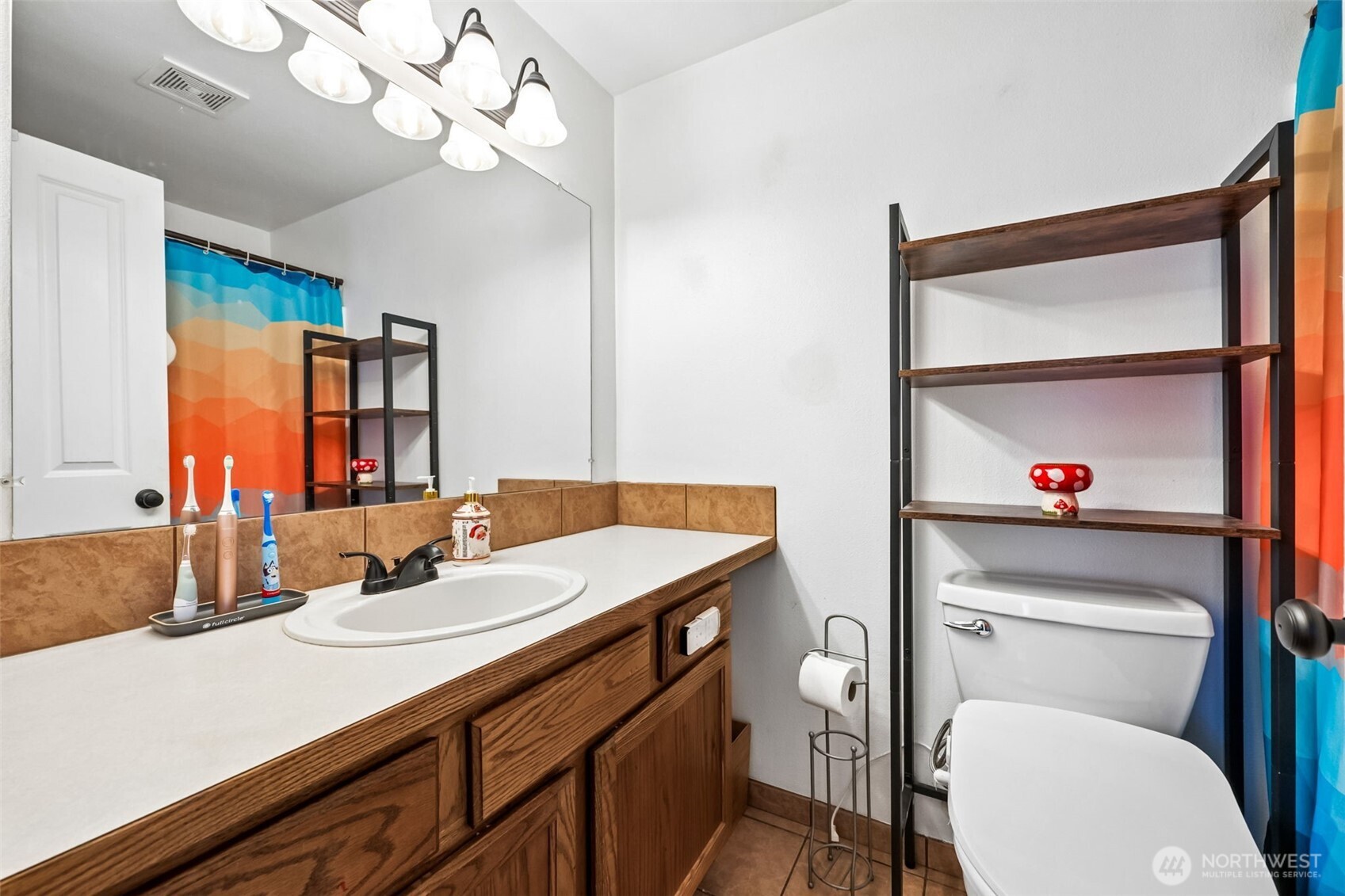 405 E Bellevue Avenue , Shelton, WA 98584