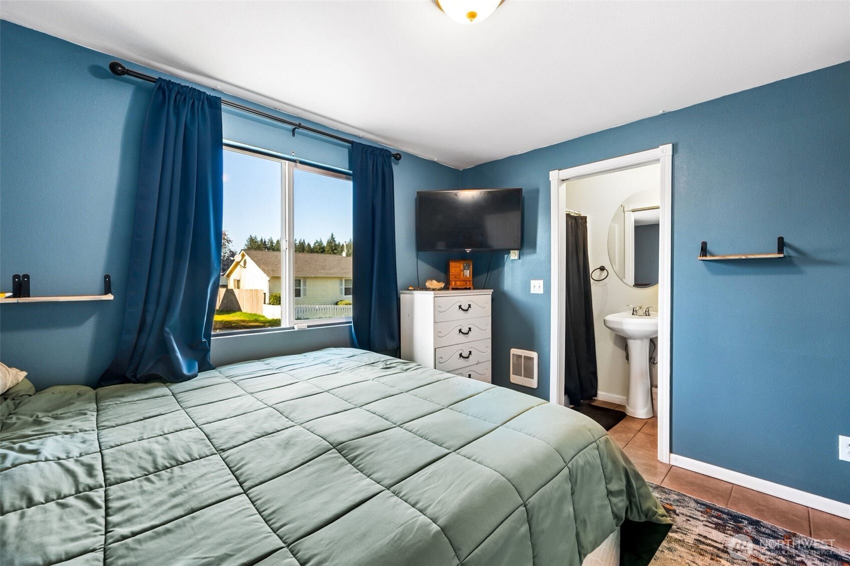 405 E Bellevue Avenue , Shelton, WA 98584