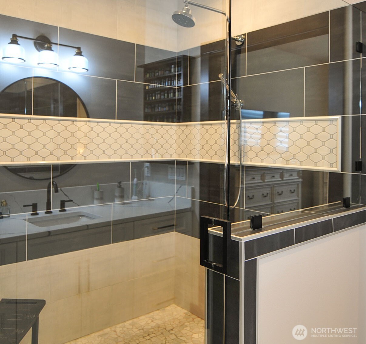 613 S Perry Avenue , East Wenatchee, WA 98802