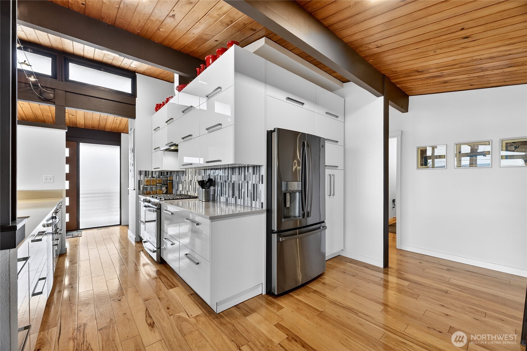 18600 4th Avenue SW, Normandy Park, WA 98166