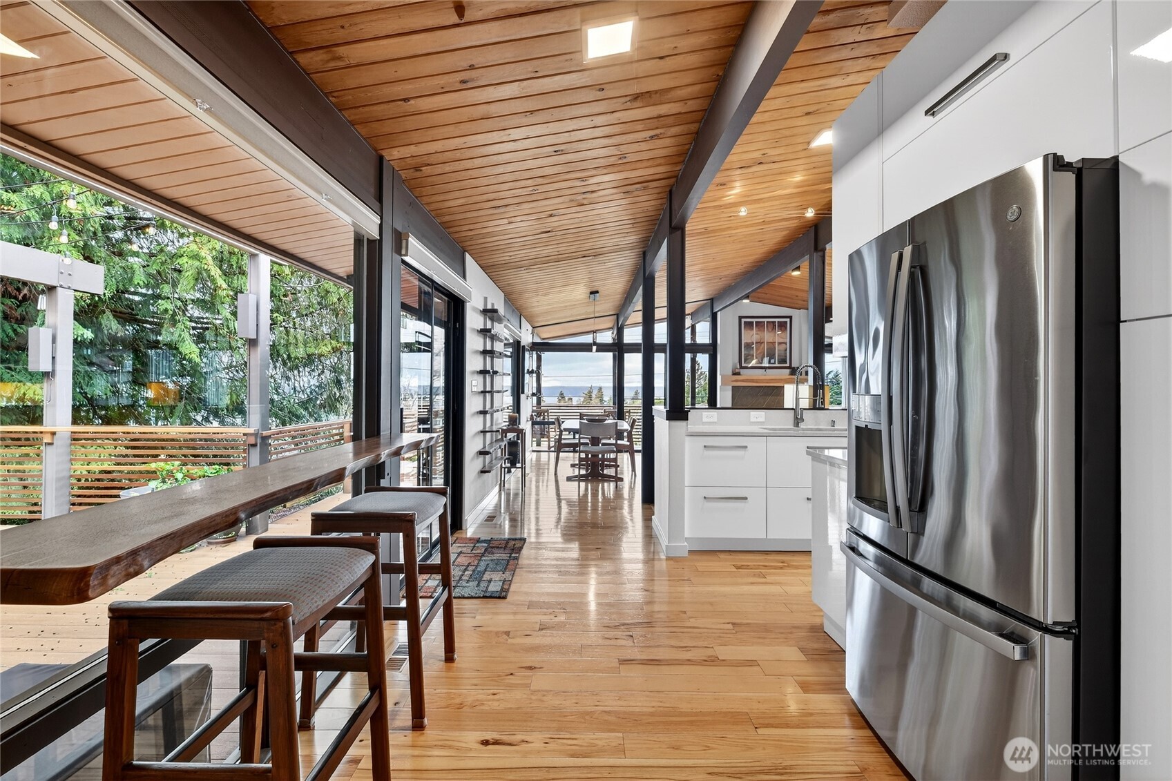 18600 4th Avenue SW, Normandy Park, WA 98166