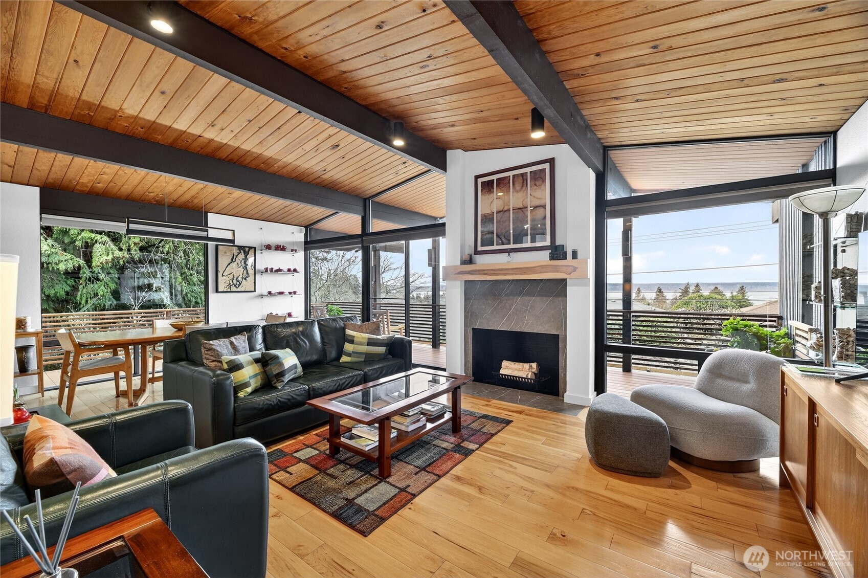 18600 4th Avenue SW, Normandy Park, WA 98166