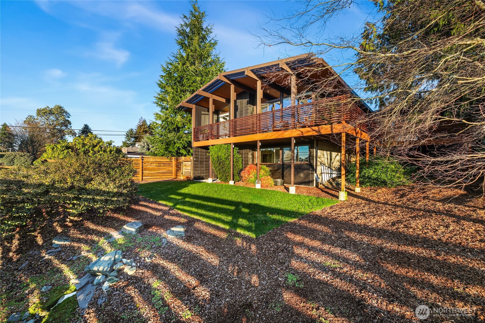 18600 4th Avenue SW, Normandy Park, WA 98166