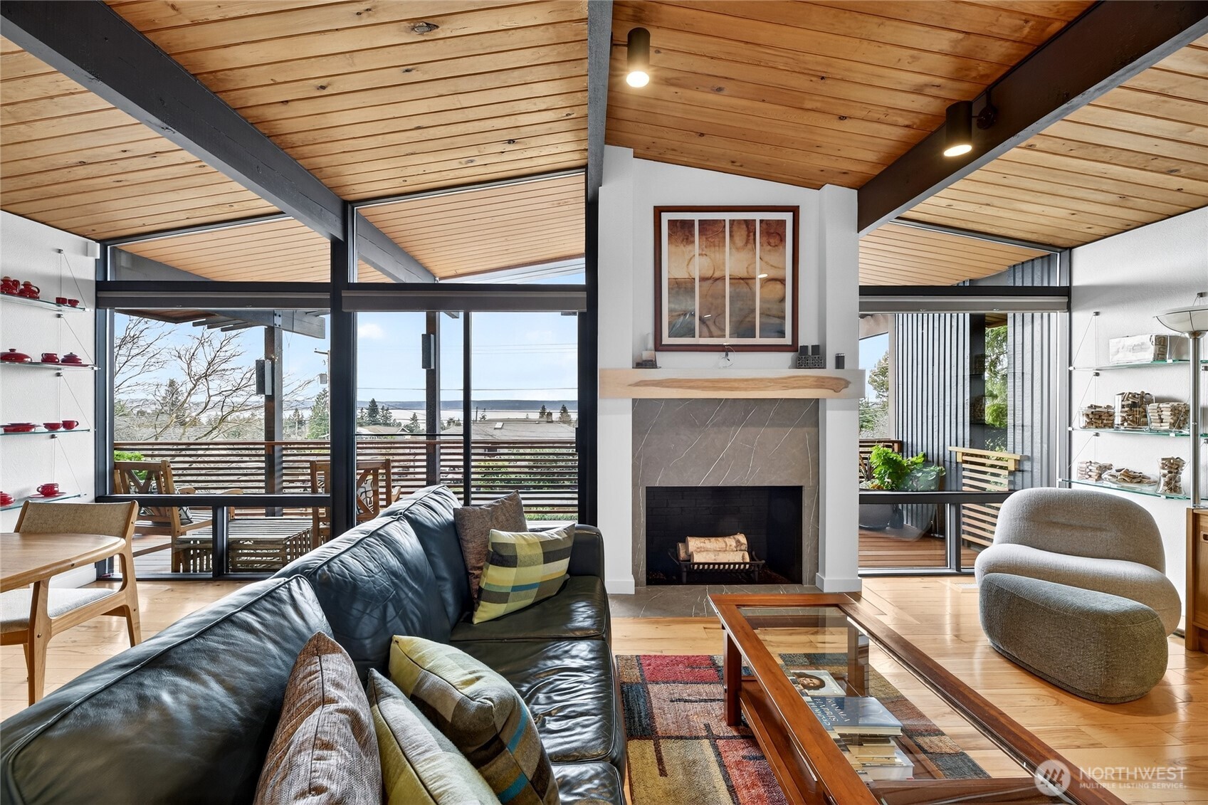 18600 4th Avenue SW, Normandy Park, WA 98166