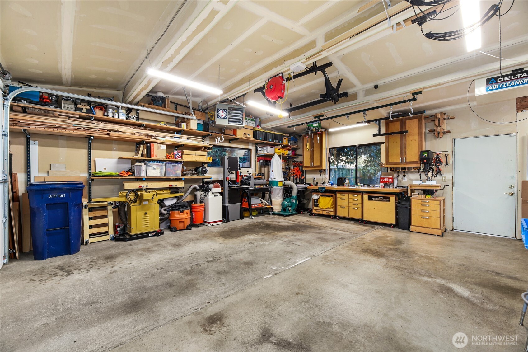 18600 4th Avenue SW, Normandy Park, WA 98166