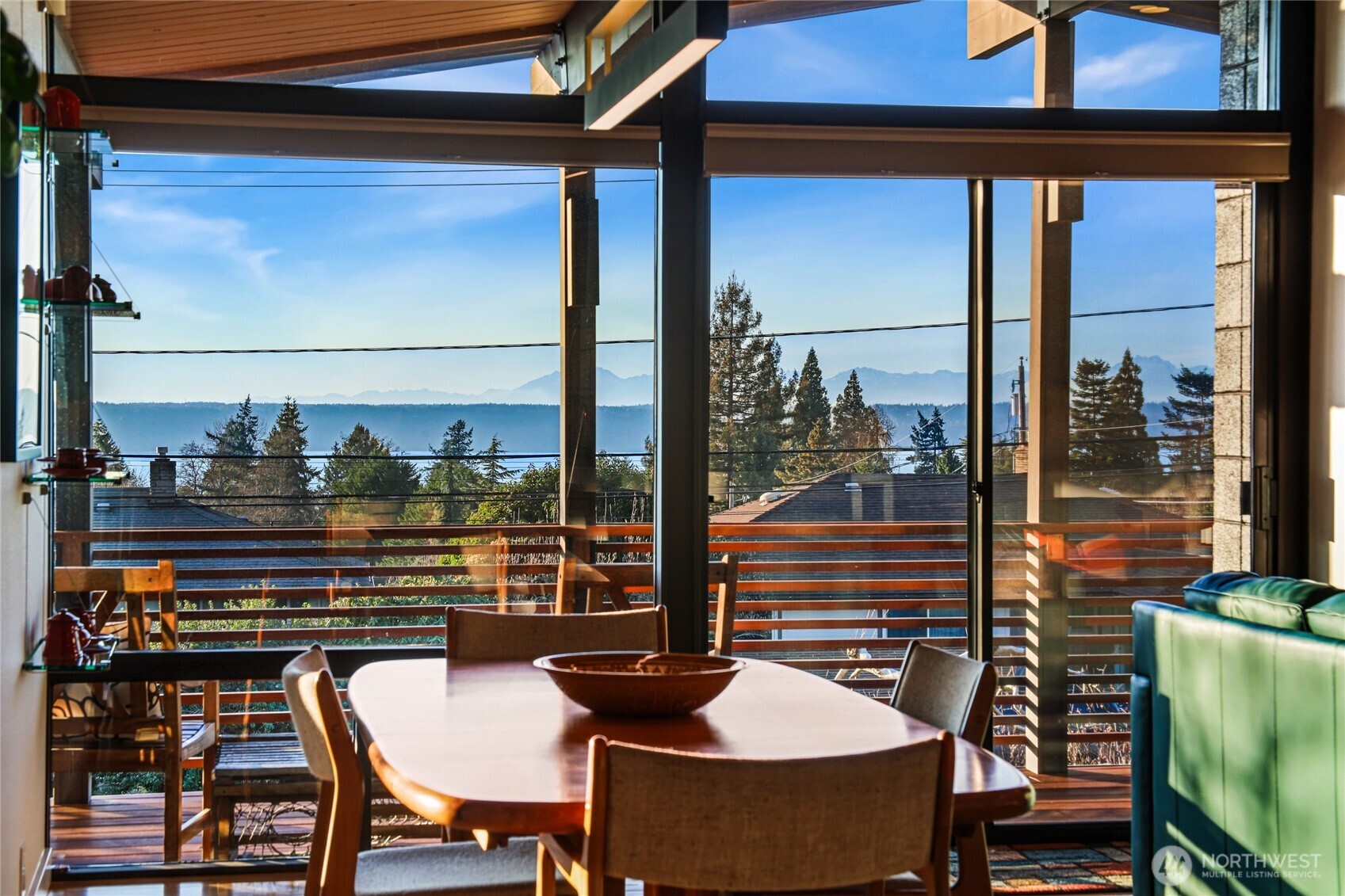 18600 4th Avenue SW, Normandy Park, WA 98166