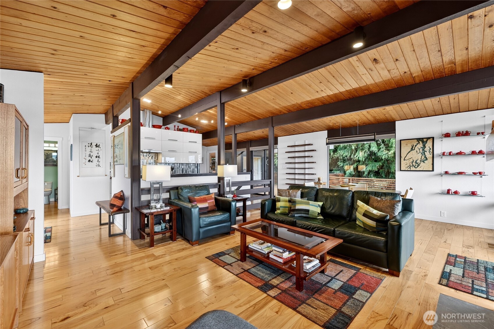 18600 4th Avenue SW, Normandy Park, WA 98166