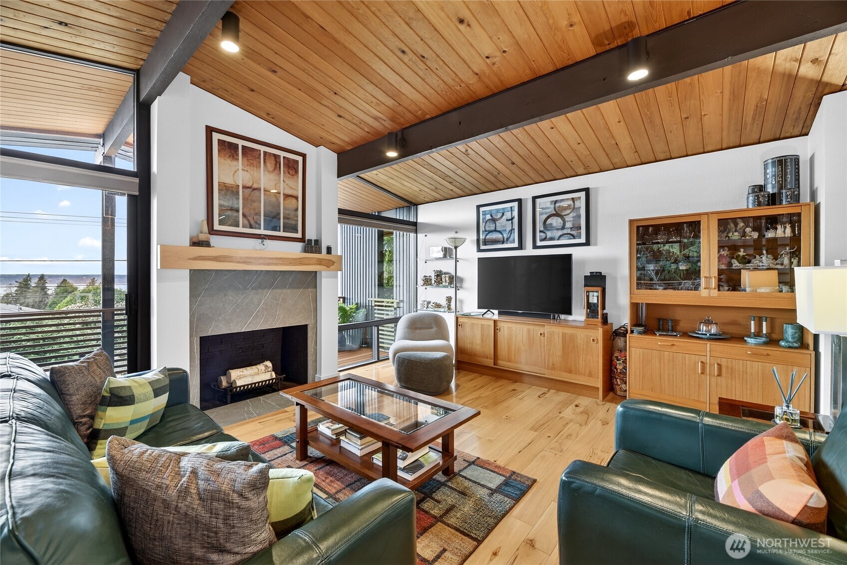 18600 4th Avenue SW, Normandy Park, WA 98166