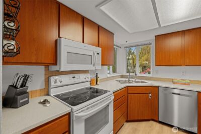 18429 20th Drive SE, Bothell, WA 98012 - Photo 5