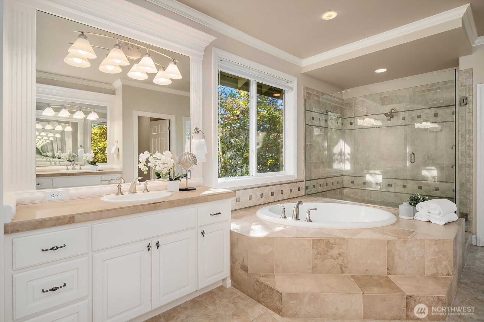 2098 211th Place SE, Sammamish, WA 98075