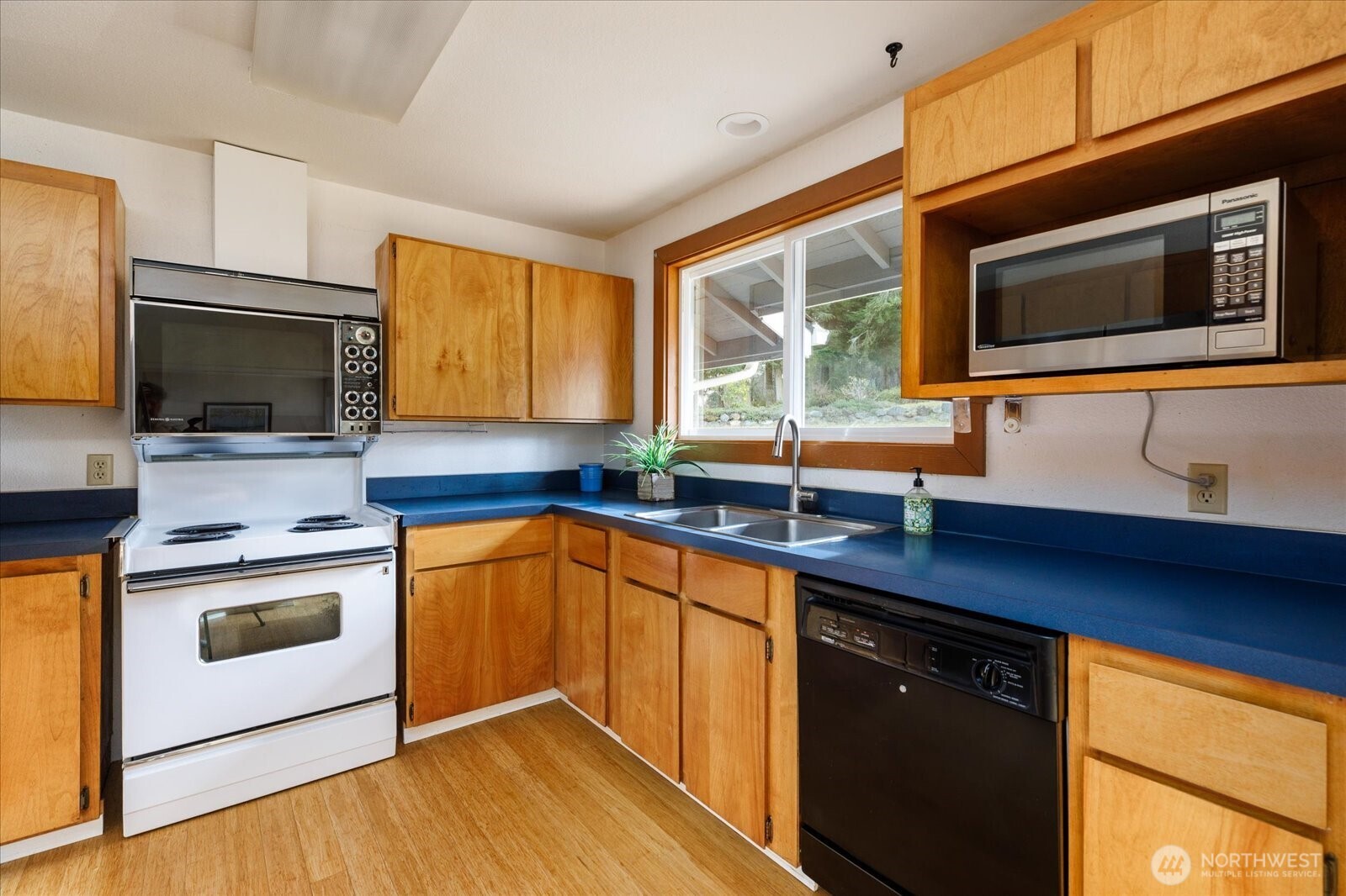 1287 Hideaway Lane , Oak Harbor, WA 98277