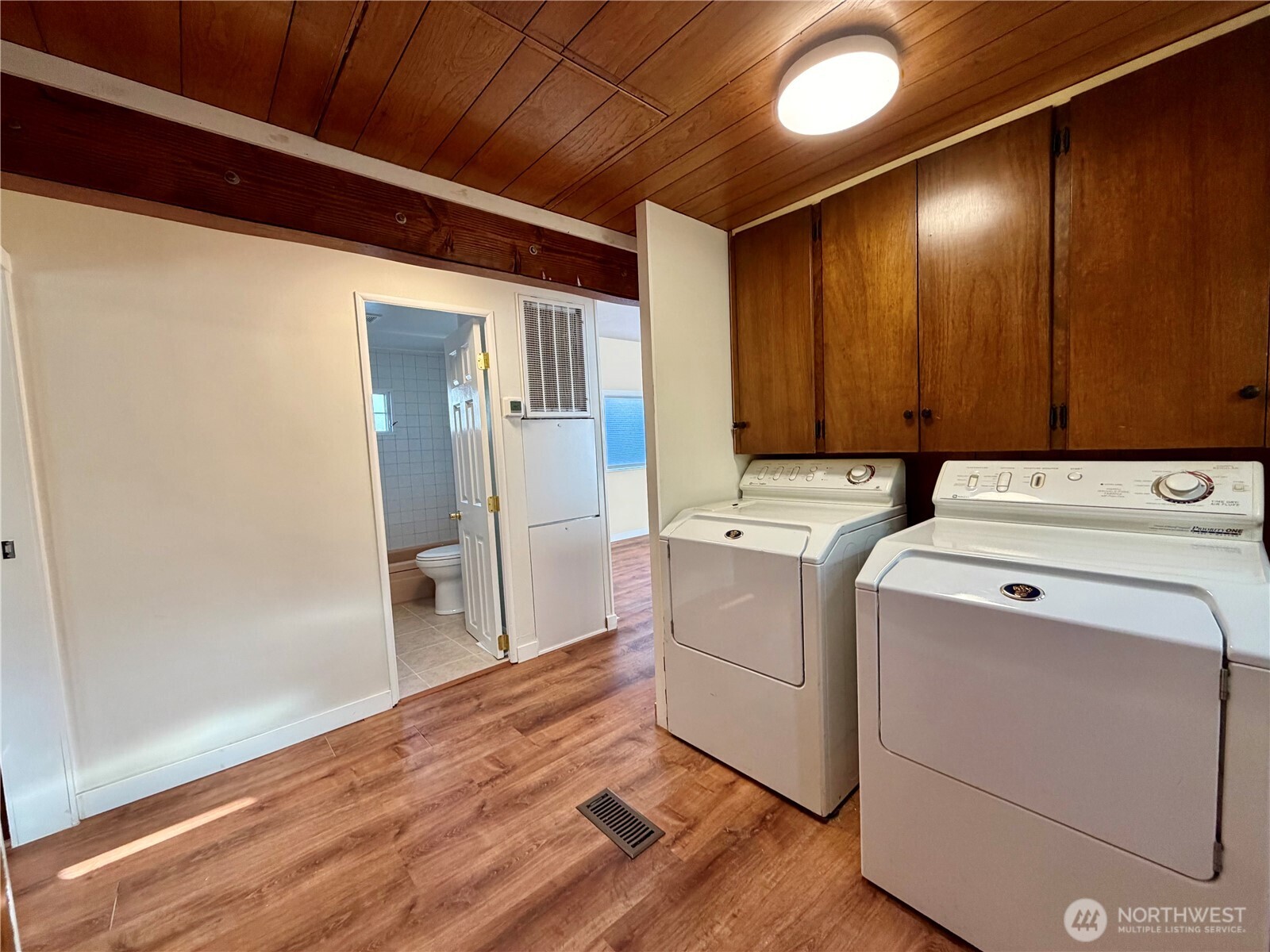 18501 52nd Avenue #6, Lynnwood, WA 98037