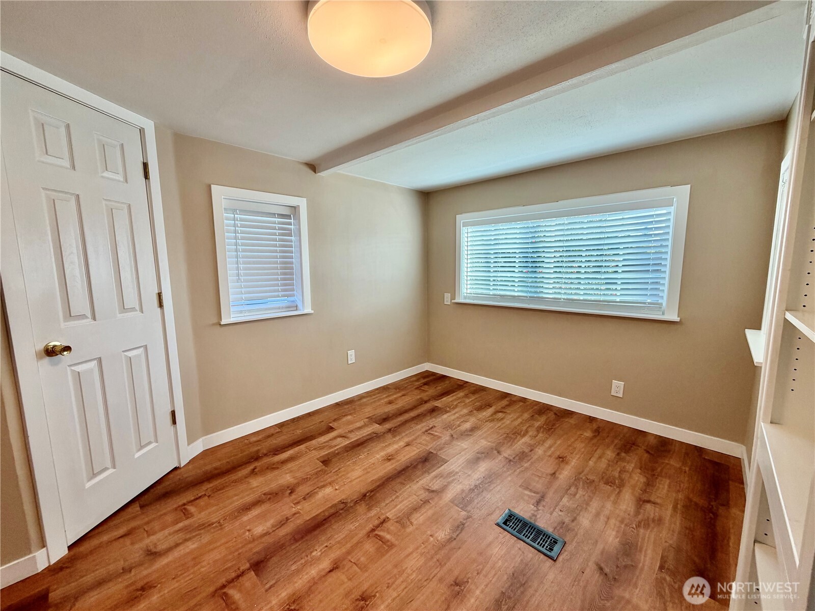 18501 52nd Avenue #6, Lynnwood, WA 98037