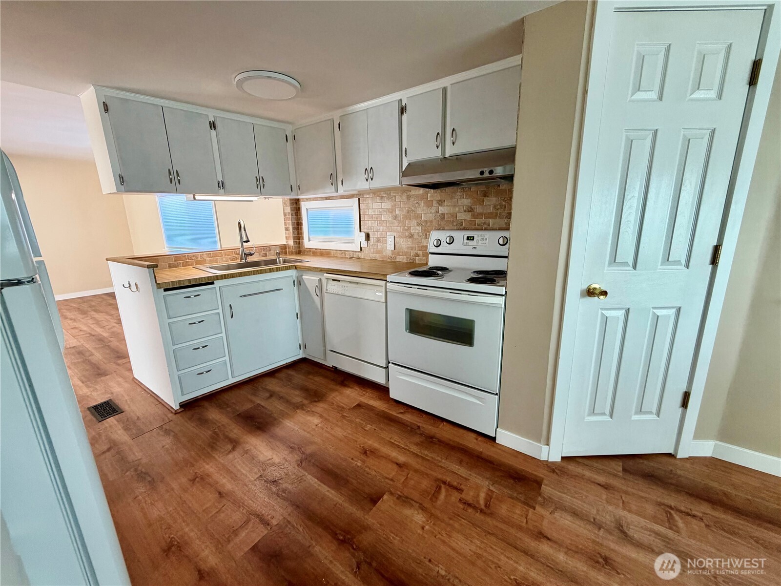 18501 52nd Avenue #6, Lynnwood, WA 98037