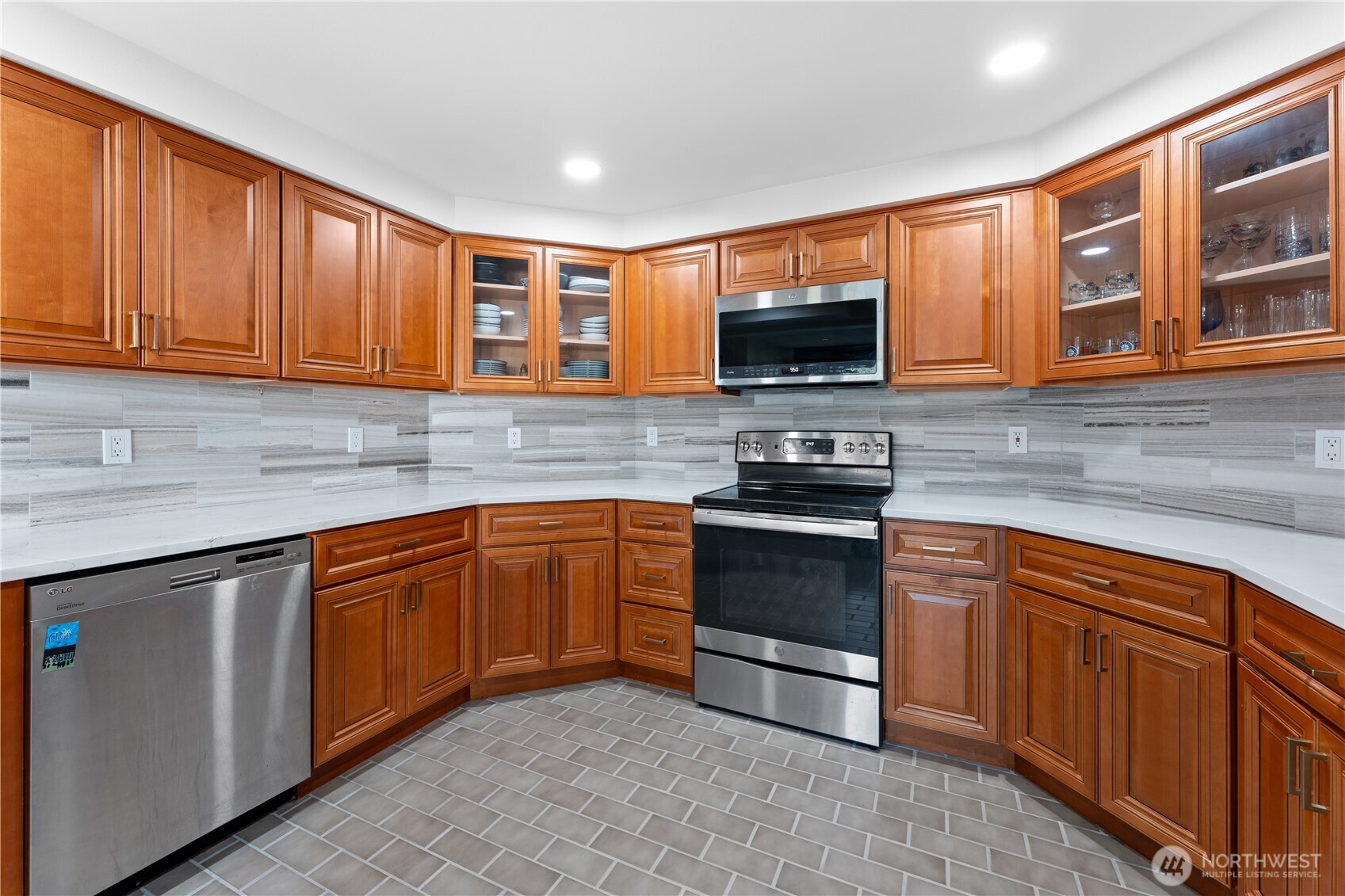 11243 Airpark Lane SE, Yelm, WA 98597