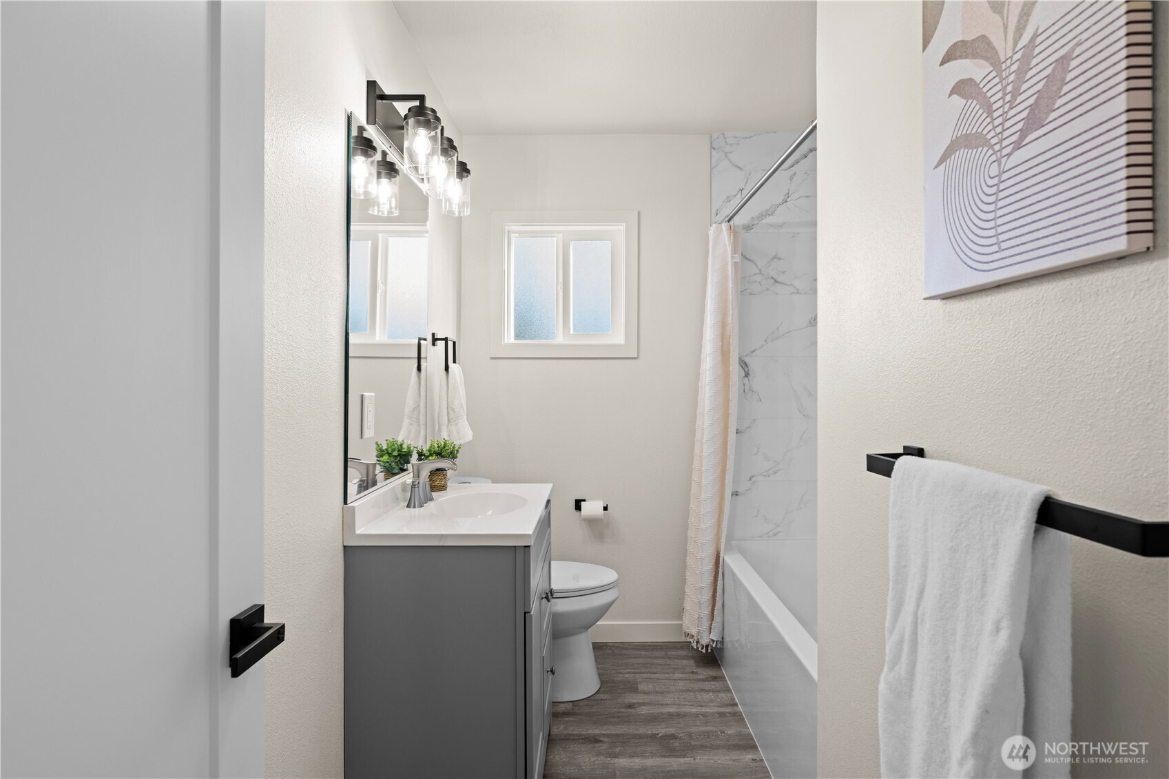 1802 Douglas Street , Mount Vernon, WA 98273