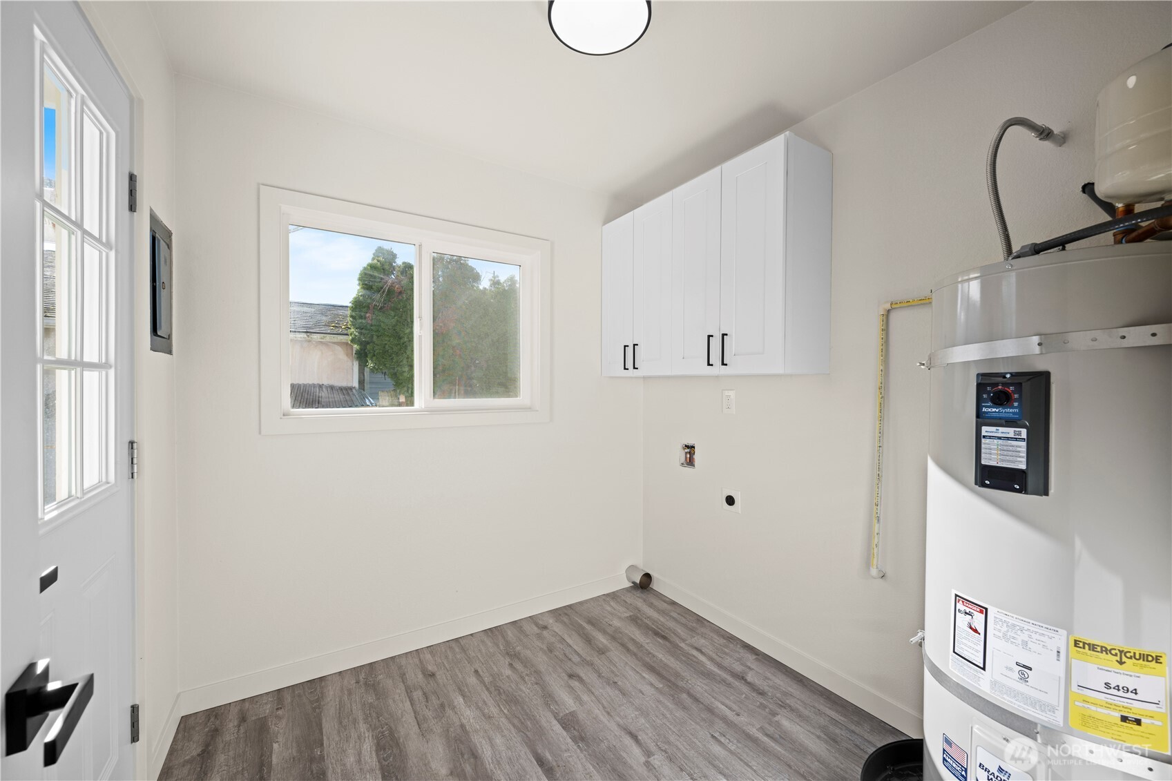 1802 Douglas Street , Mount Vernon, WA 98273