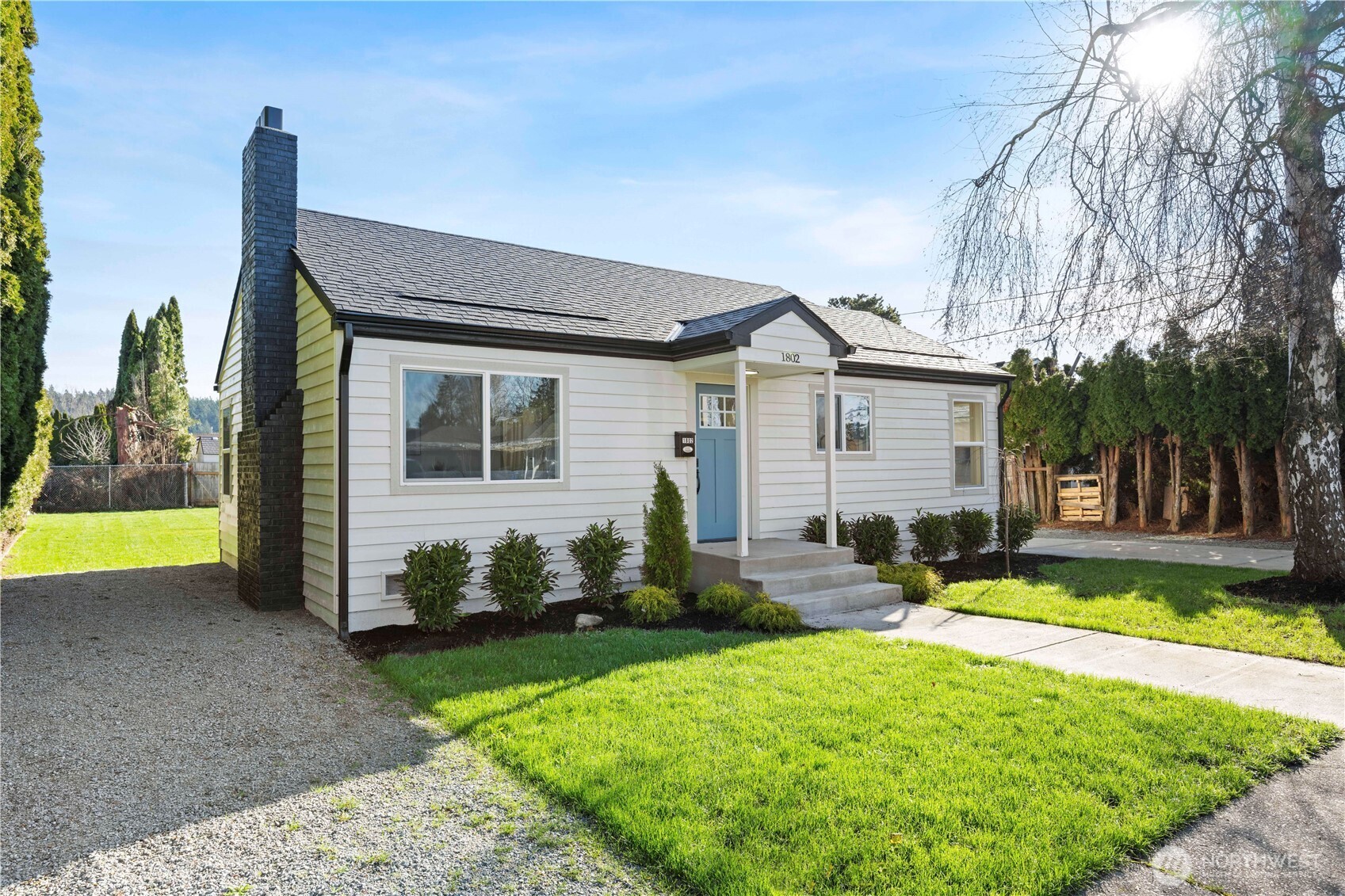 1802 Douglas Street , Mount Vernon, WA 98273