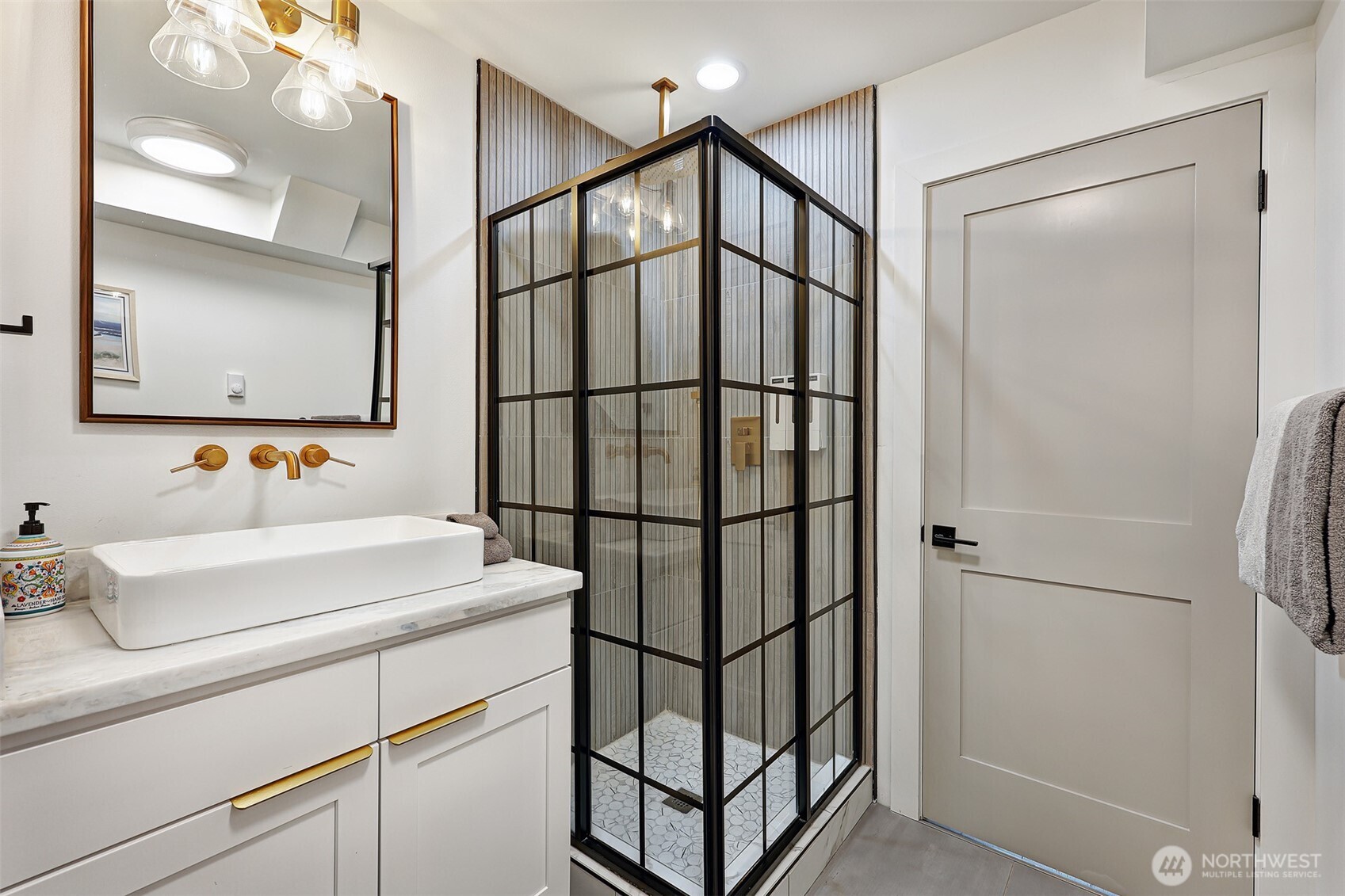 7514 12th Avenue SW #B, Seattle, WA 98106