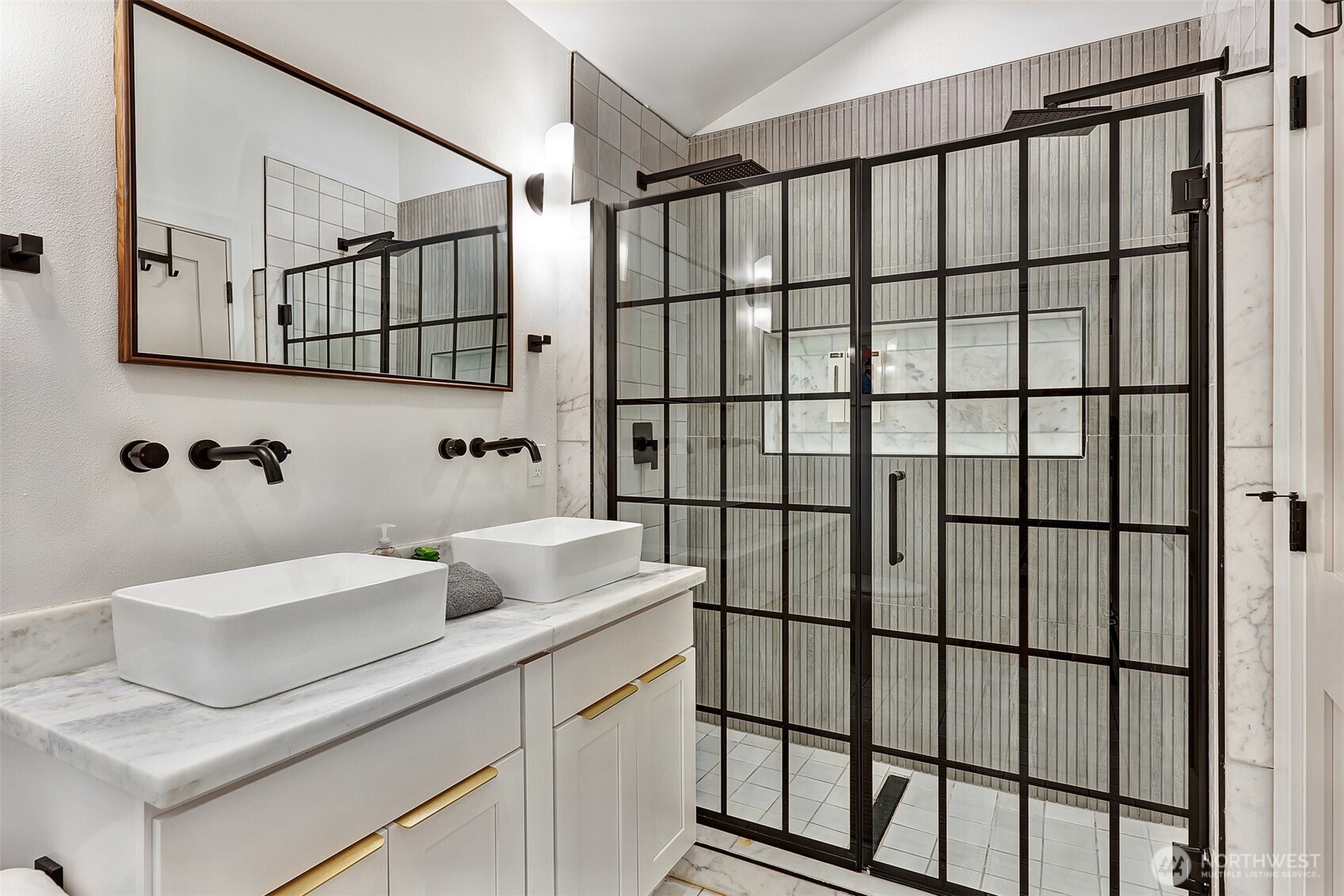 7514 12th Avenue SW #B, Seattle, WA 98106