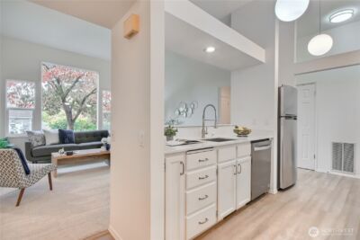 4228 221st Place SE #1083, Issaquah, WA 98029 - Photo 2