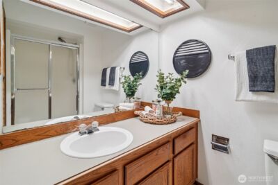 14335 SE 63rd Street , Bellevue, WA 98006-4802 - Photo 17