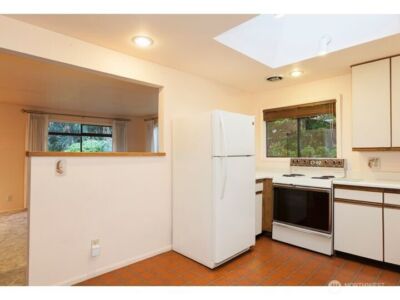 14044 Lenora Place N, Seattle, WA 98133-0000 - Photo 17