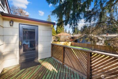 14044 Lenora Place N, Seattle, WA 98133-0000 - Photo 7