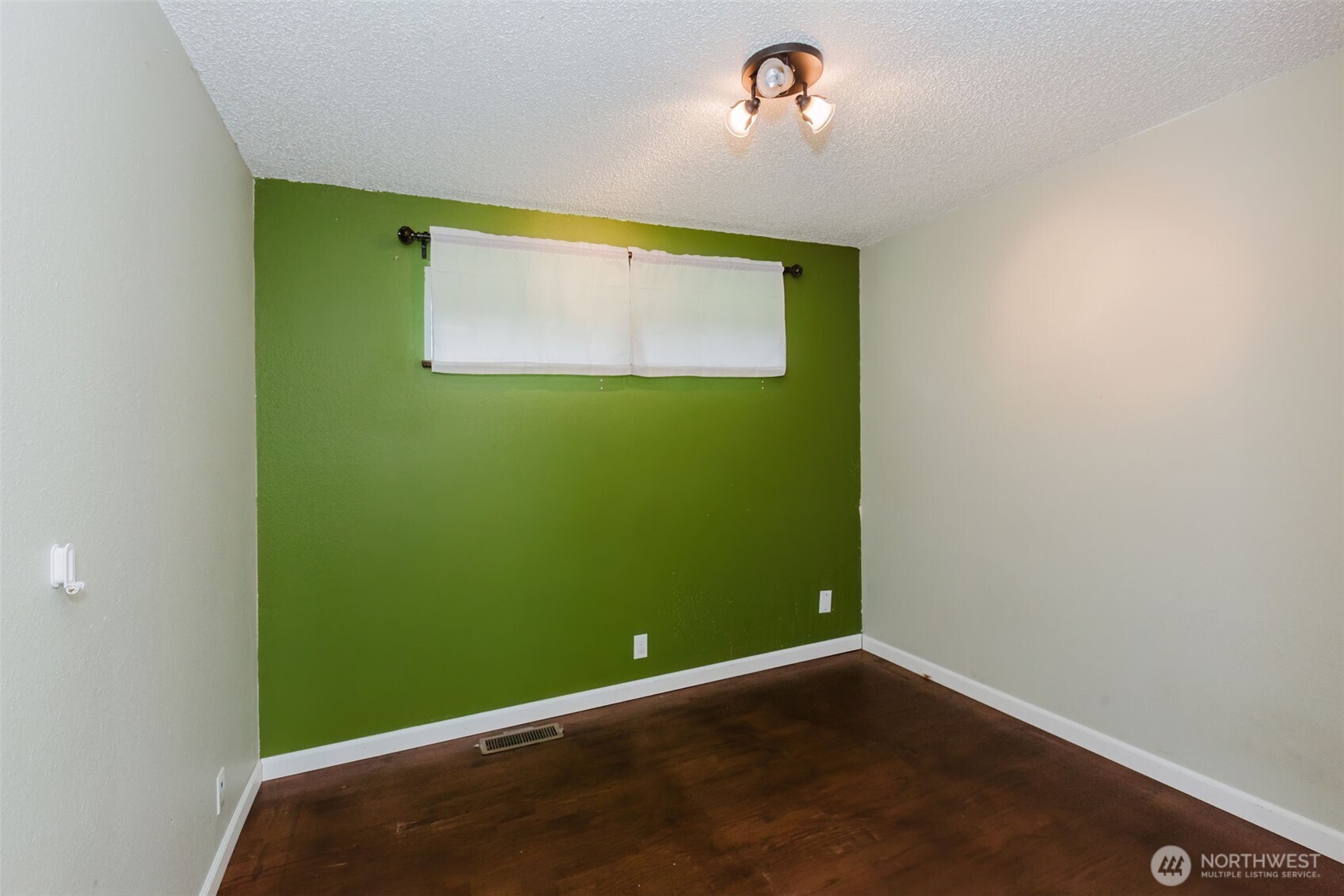 1820 Rustic Lane , Bremerton, WA 98310