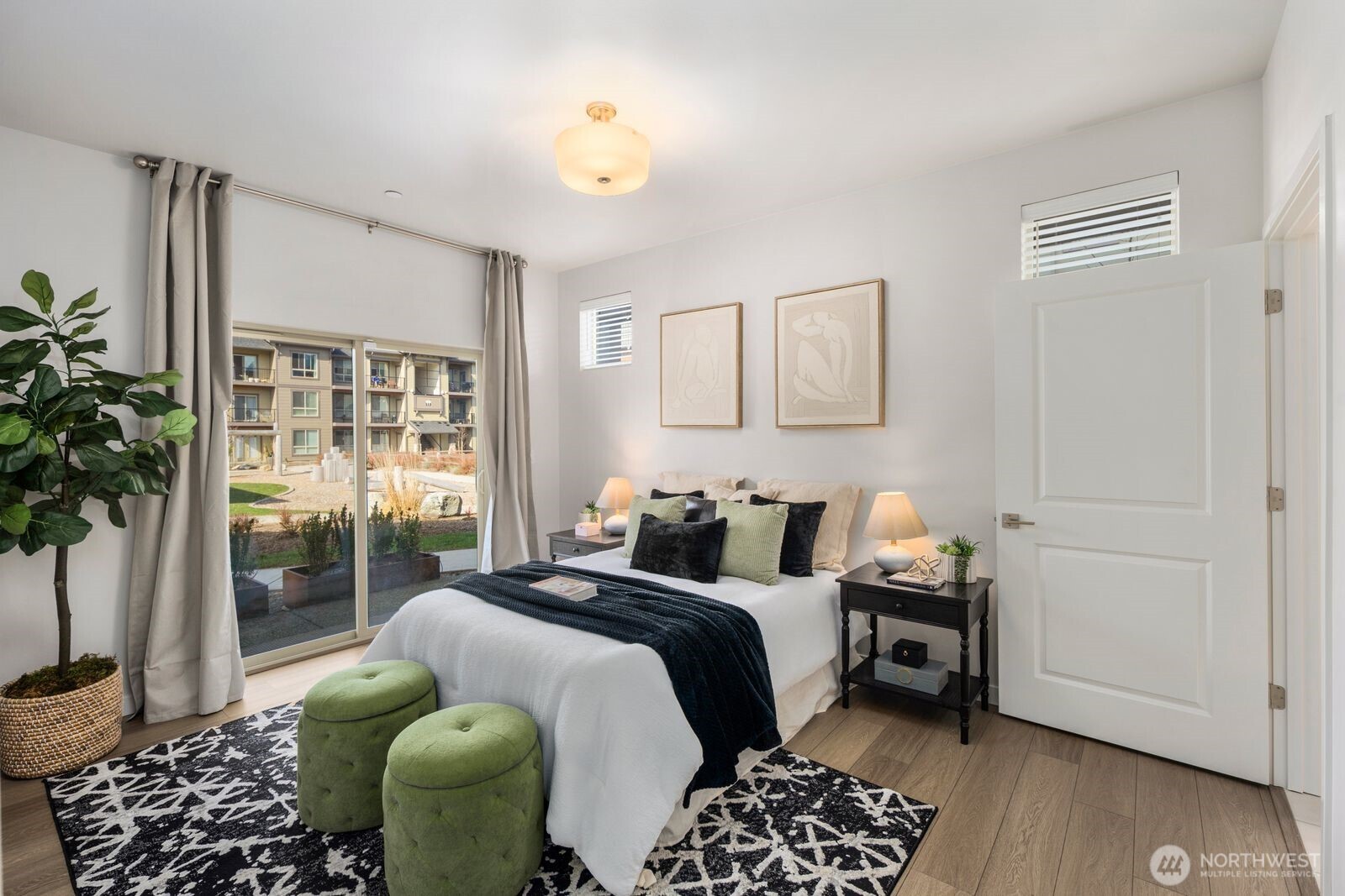 1237 Meander Way SE #101, North Bend, WA 98045