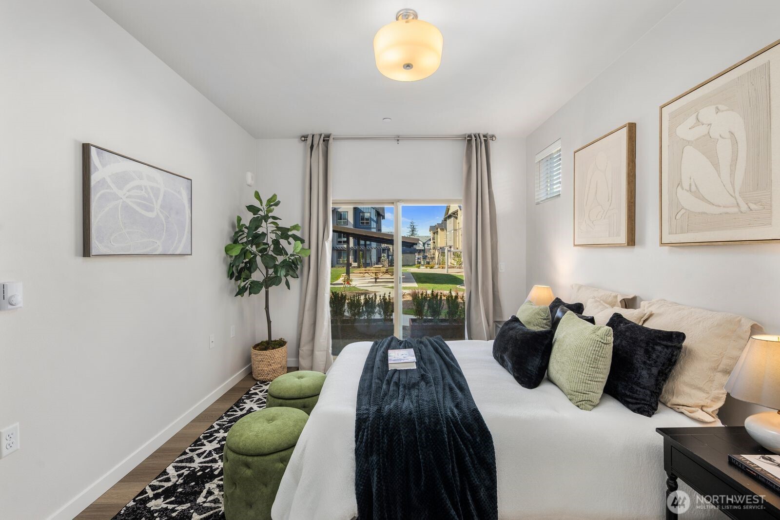 1237 Meander Way SE #101, North Bend, WA 98045