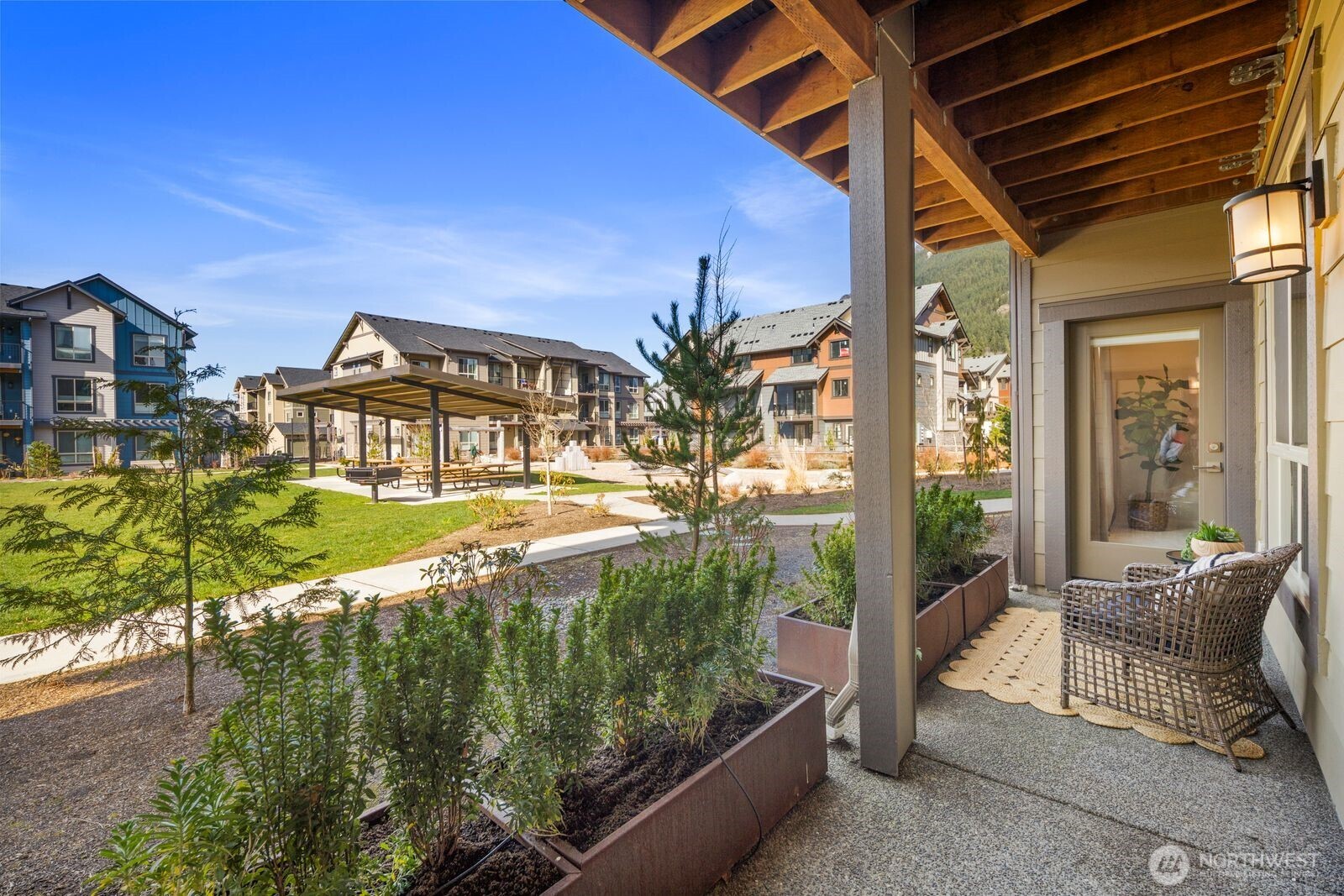 1237 Meander Way SE #101, North Bend, WA 98045