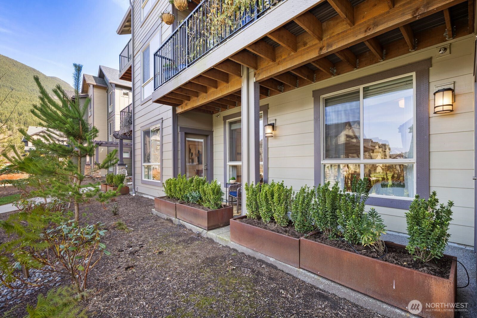 1237 Meander Way SE #101, North Bend, WA 98045