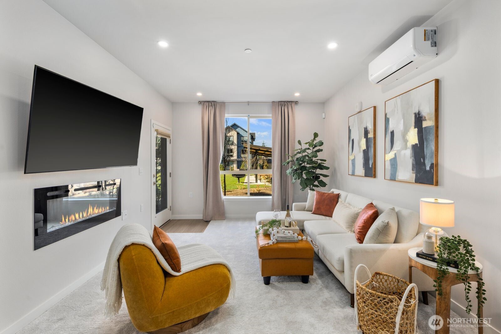 1237 Meander Way SE #101, North Bend, WA 98045