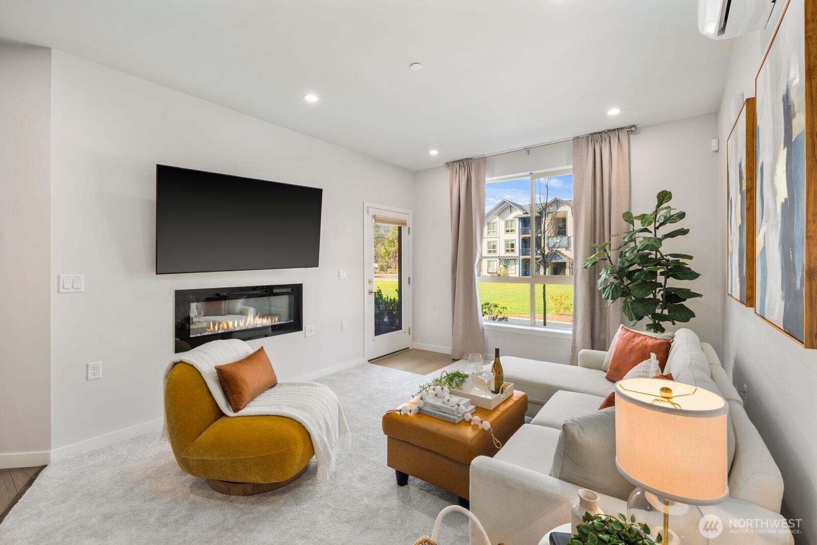 1237 Meander Way SE #101, North Bend, WA 98045