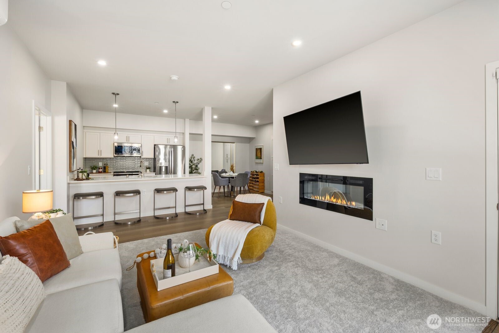 1237 Meander Way SE #101, North Bend, WA 98045