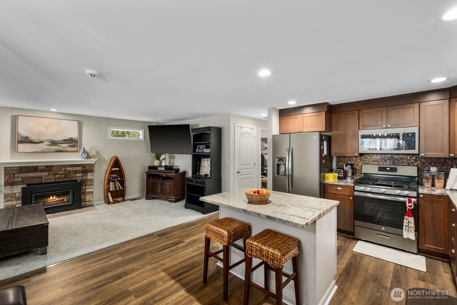 56 W Shore Avenue SW, Lakewood, WA 98498