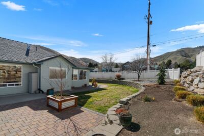 2220 Michael Brooke , Wenatchee, WA 98801 - Photo 28