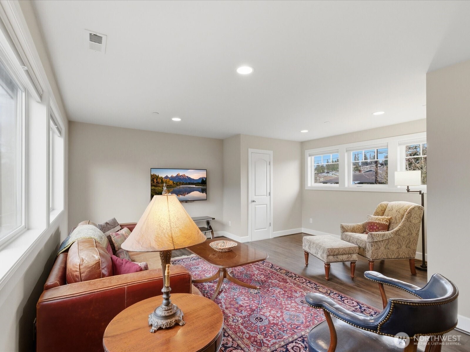 1040 6th Avenue S, Edmonds, WA 98020