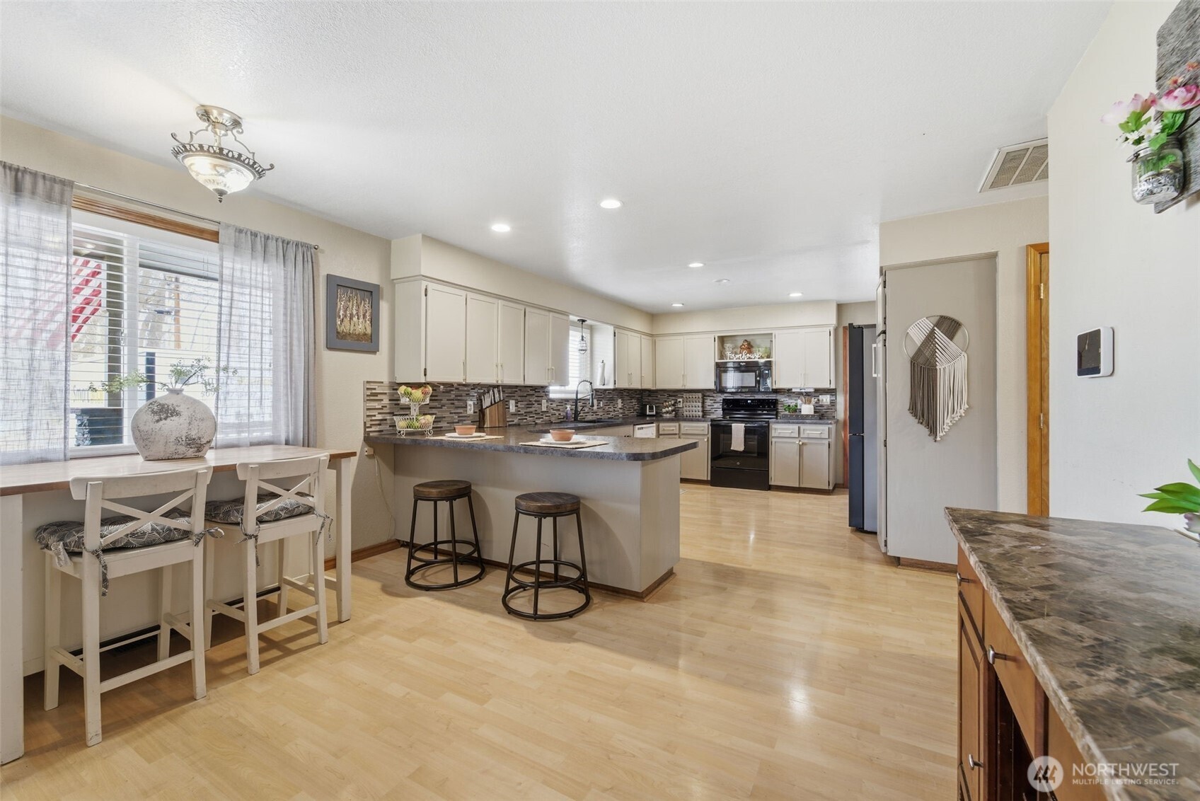 5603 E Hamilton Road , Benton City, WA 99320