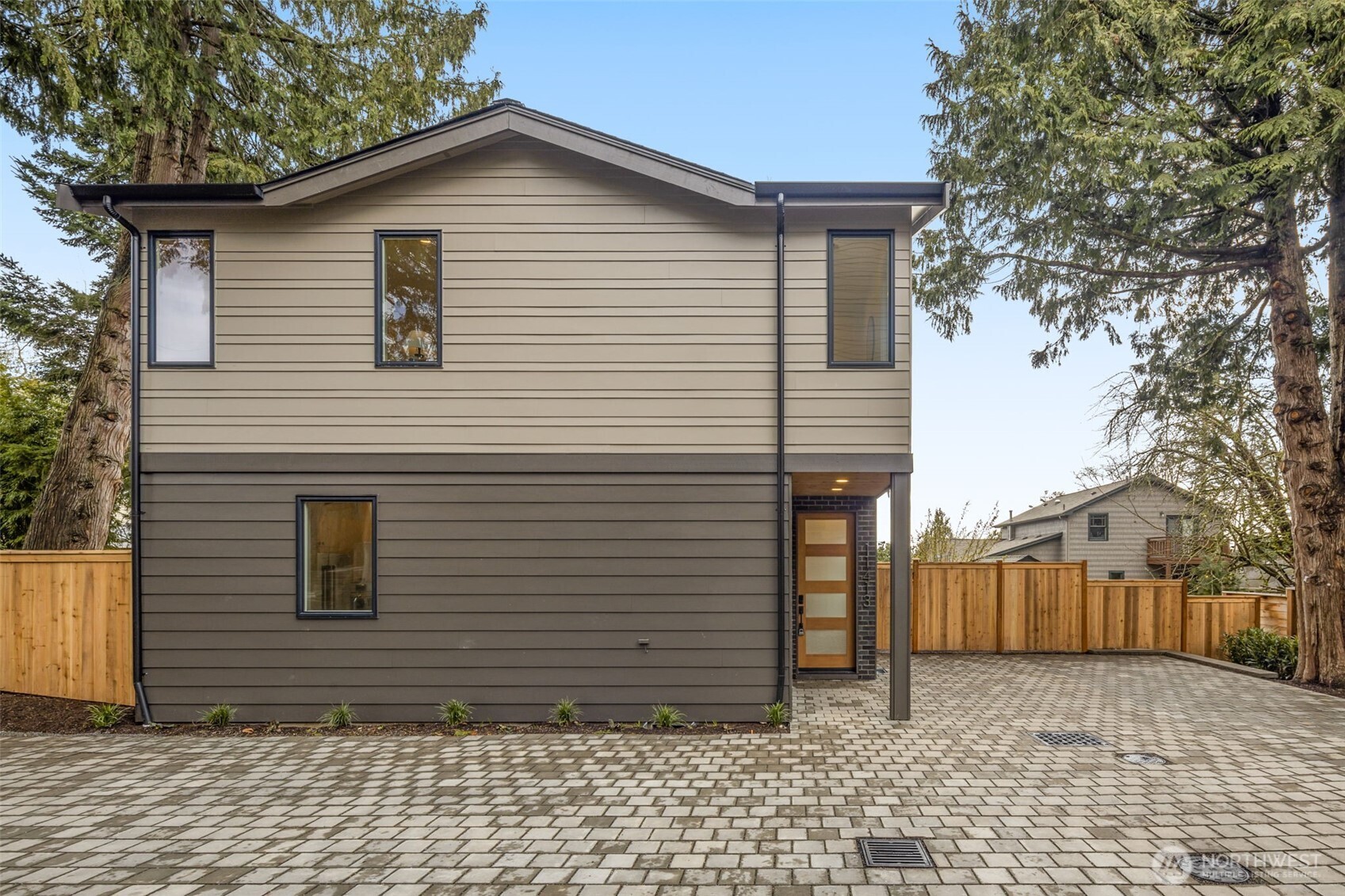 11413 NE 91st Street , Kirkland, WA 98033