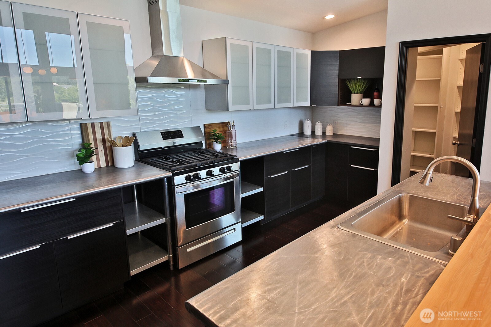 1649 Stewart Road , Freeland, WA 98249