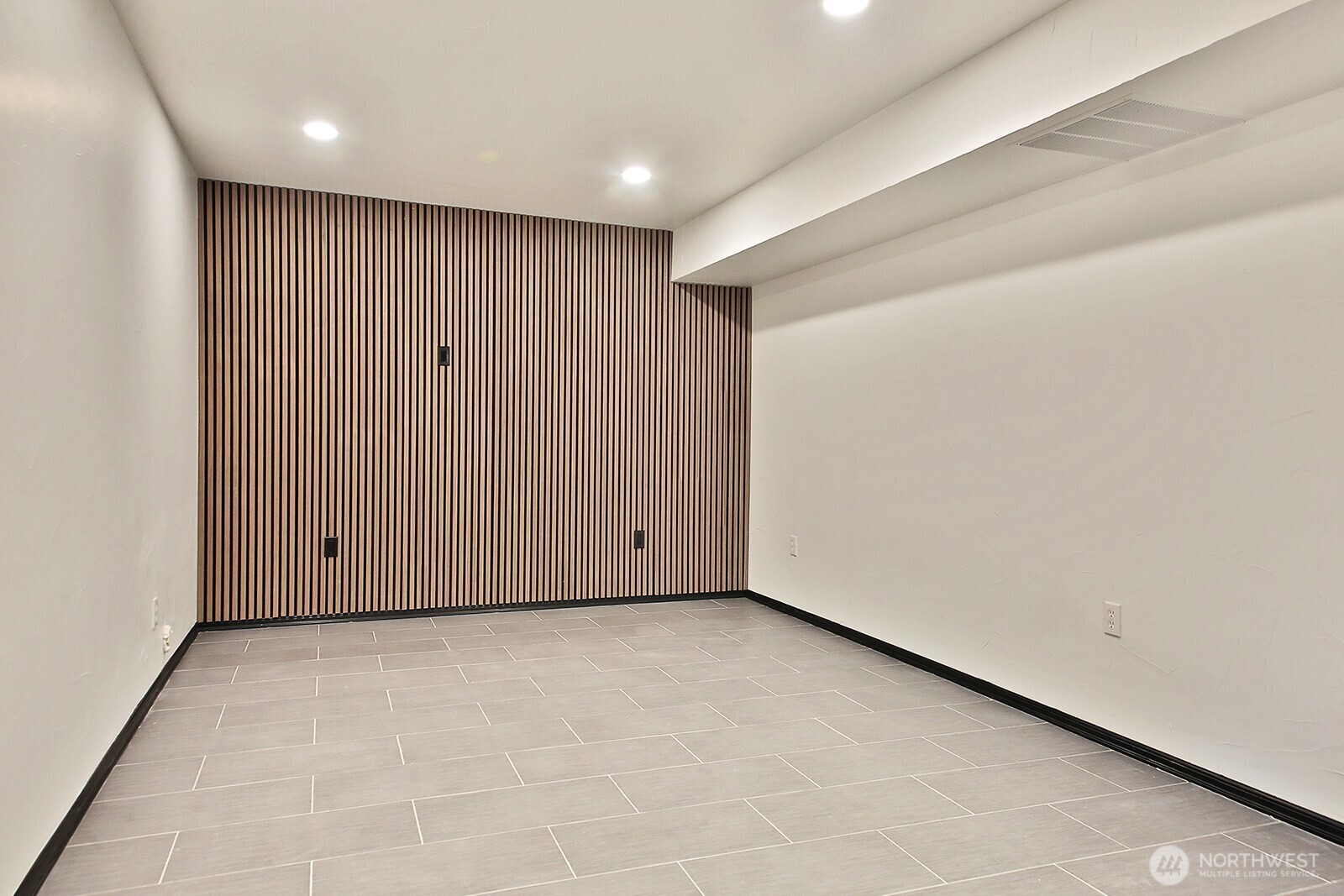 1649 Stewart Road , Freeland, WA 98249