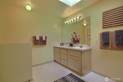 10513 SE 250th Place #F104, Kent, WA 98030 - Photo 22