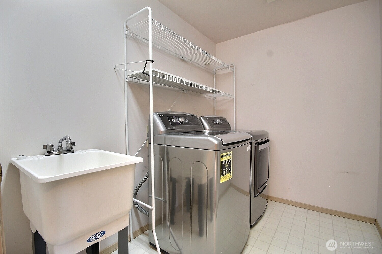 10513 SE 250th Place #F104, Kent, WA 98030