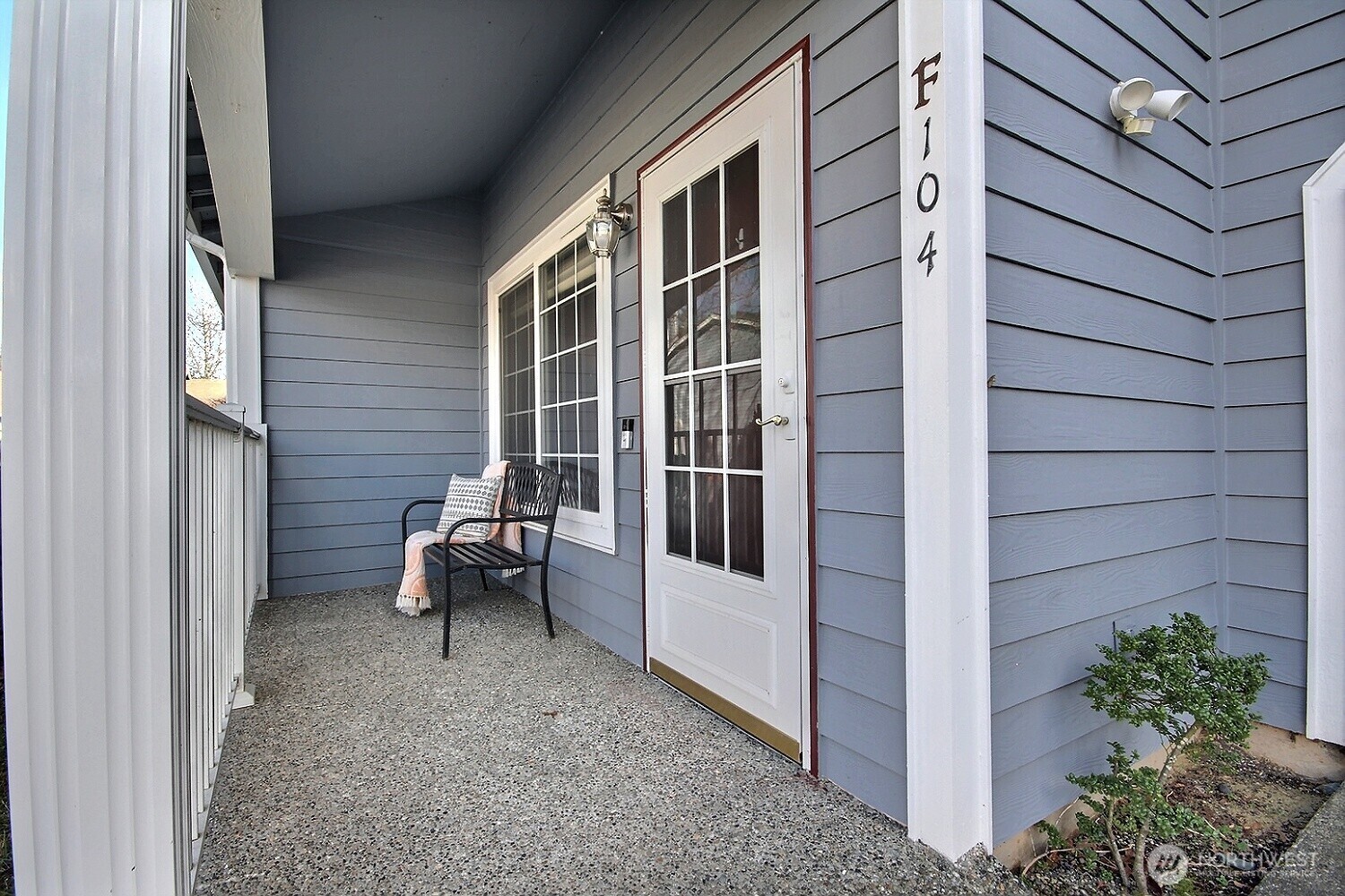 10513 SE 250th Place #F104, Kent, WA 98030