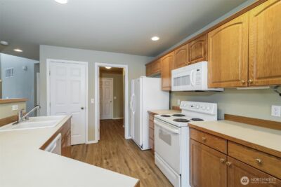 10907 185th Avenue E, Bonney Lake, WA 98391 - Photo 8